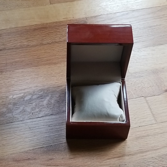 Vntg Disney Lorus Backwards Goofy Watch w/case - Picture 5 of 10